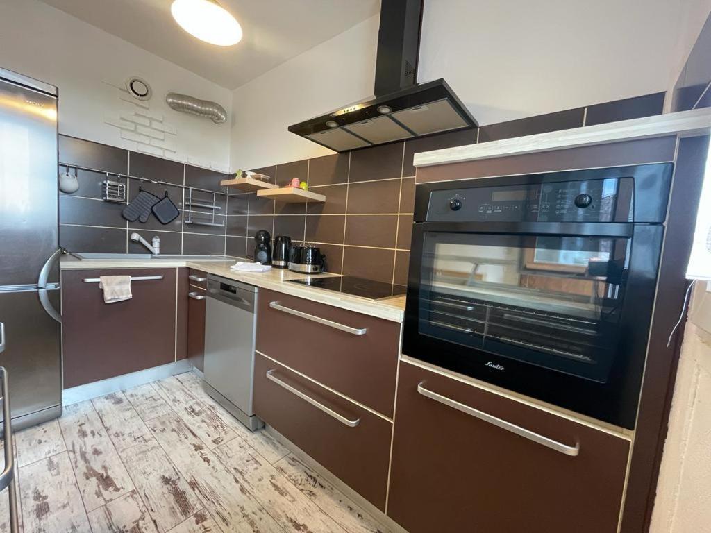Апартаменти Chez Les Freds Шалон-сюр-Сон Екстер'єр фото